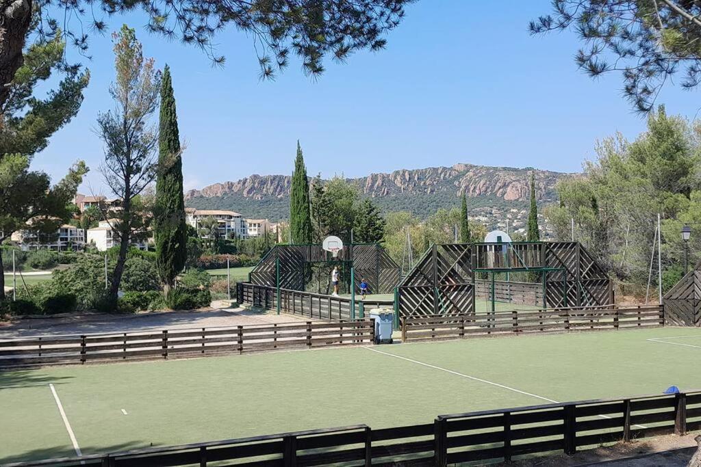 Dans Un Cadre D'Exception, Vue Mer Panoramique A Agay Cote D'Azur, Village Vacances Cap Esterel, T2 Avec Jardin, Golf, Climatisation, Wifi, 5 Piscines Saint-Raphaël Eksteriør billede